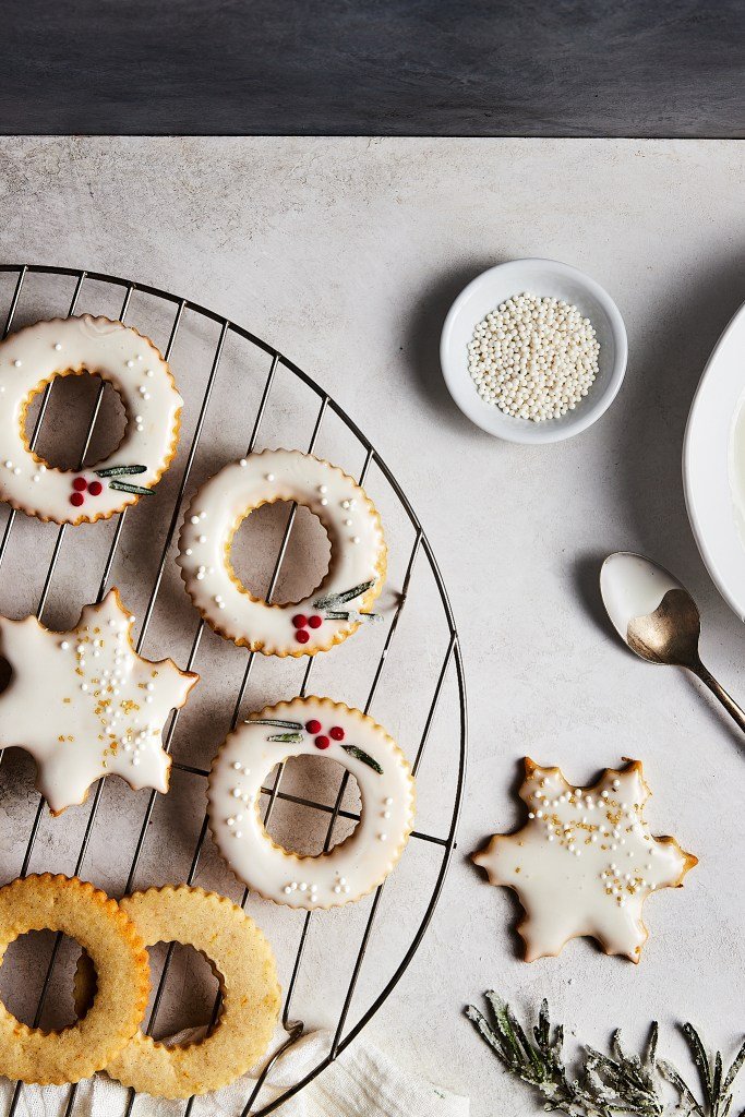 Christmas Wreath Shortbread Cookies by The Nostalgic Crumb